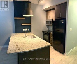 70-1370 Forest Manor Rd in Toronto, ON - Building Photo - Building Photo