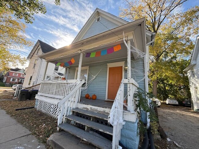 property at 17 S Johnson St