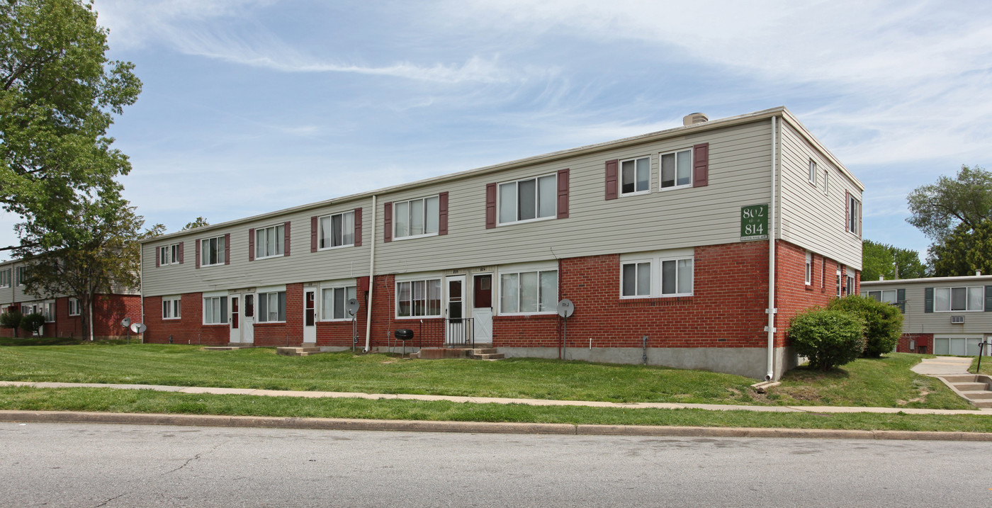 Oak Hill Townhomes in Baltimore, MD - Foto de edificio