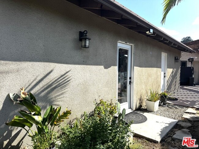 property at 1025 Don Robles Dr