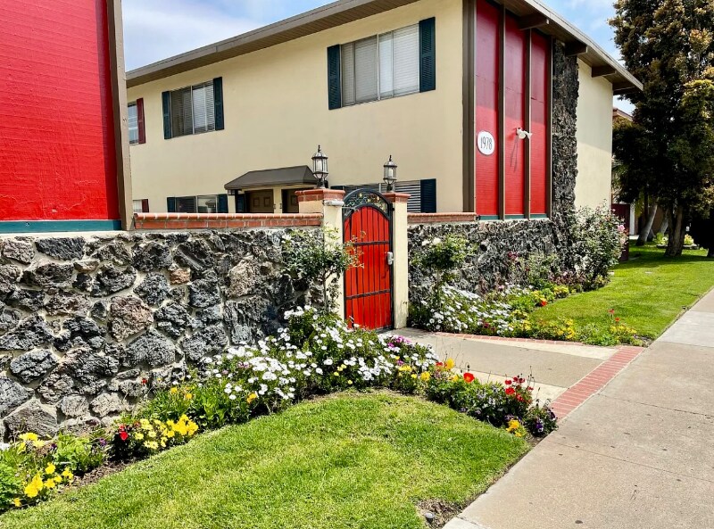 1978 Maple Ave in Costa Mesa, CA - Building Photo