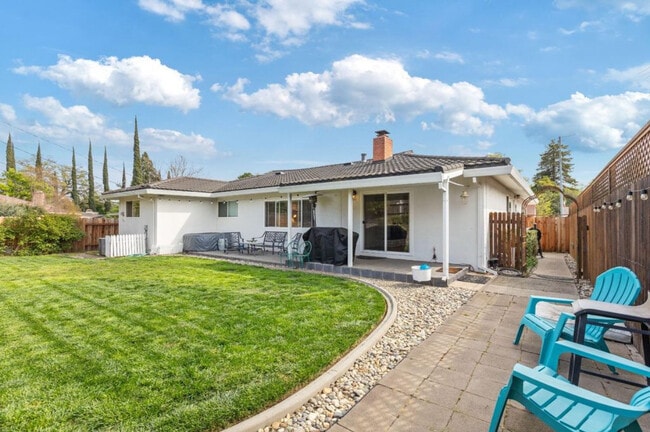 1121 Audrey Way in Roseville, CA - Building Photo - Building Photo