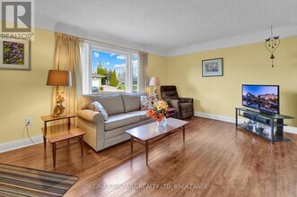 5428 Inglis Dr in Niagara Falls, ON - Building Photo - Building Photo