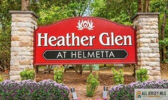 802 Meadow Ct in Helmetta, NJ - Building Photo