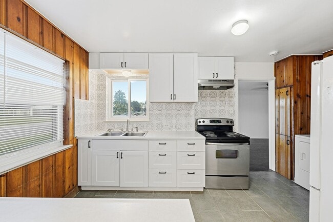 property at 5320 E Thrill Pl