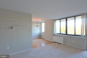 4390 Lorcom Ln-Unit -505 in Arlington, VA - Building Photo - Building Photo