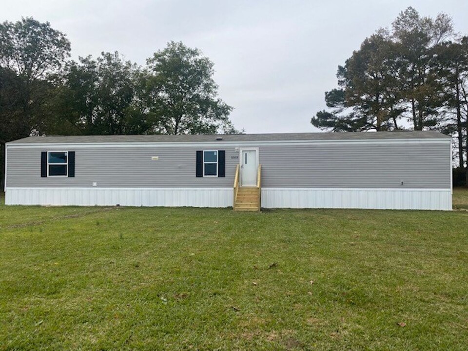 1315 Hooks Rd in Fremont, NC - Building Photo