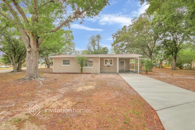 7600 14th St N in St. Petersburg, FL - Foto de edificio - Building Photo