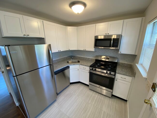 15 Elizabeth St in West Haven, CT - Building Photo - Building Photo