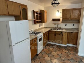 422 W 17th St in Chico, CA - Building Photo - Building Photo