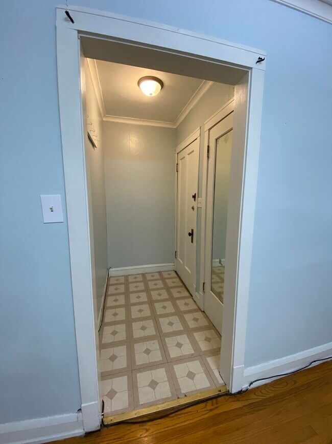 4843 W George St-Unit -1 in Chicago, IL - Building Photo - Building Photo