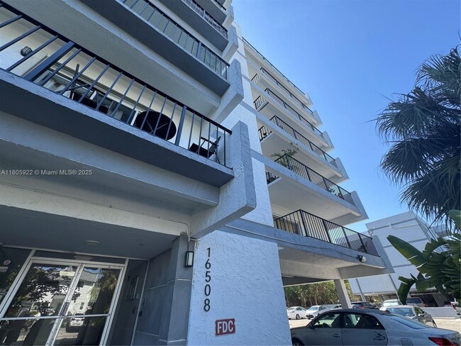 16508 NE 26th Ave in North Miami Beach, FL - Building Photo - Building Photo