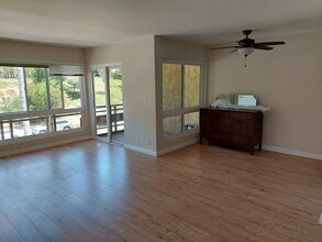 5600 Kensington Way, Unit 102 in Culver City, CA - Foto de edificio - Building Photo