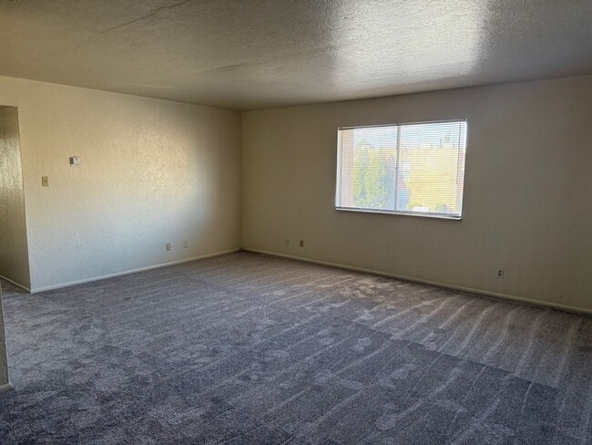 8436 Spain Rd NE in Albuquerque, NM - Building Photo - Building Photo