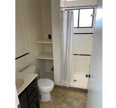 1383 Washington St, Unit 3 in Newton, MA - Foto de edificio - Building Photo