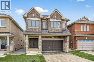 15 Huntsworth Ave in Thorold, ON - Building Photo - Building Photo