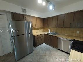 16500 Golf Club Rd-Unit -210 in Weston, FL - Building Photo - Building Photo