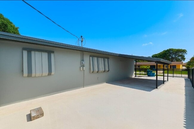 18730 NW 29th Pl in Miami Gardens, FL - Building Photo - Building Photo