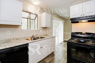 1406 Cliffwood Dr in Greensboro, NC - Building Photo - Building Photo