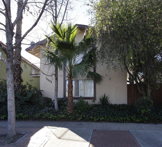 19406 Gilmore St in Reseda, CA - Building Photo - Building Photo