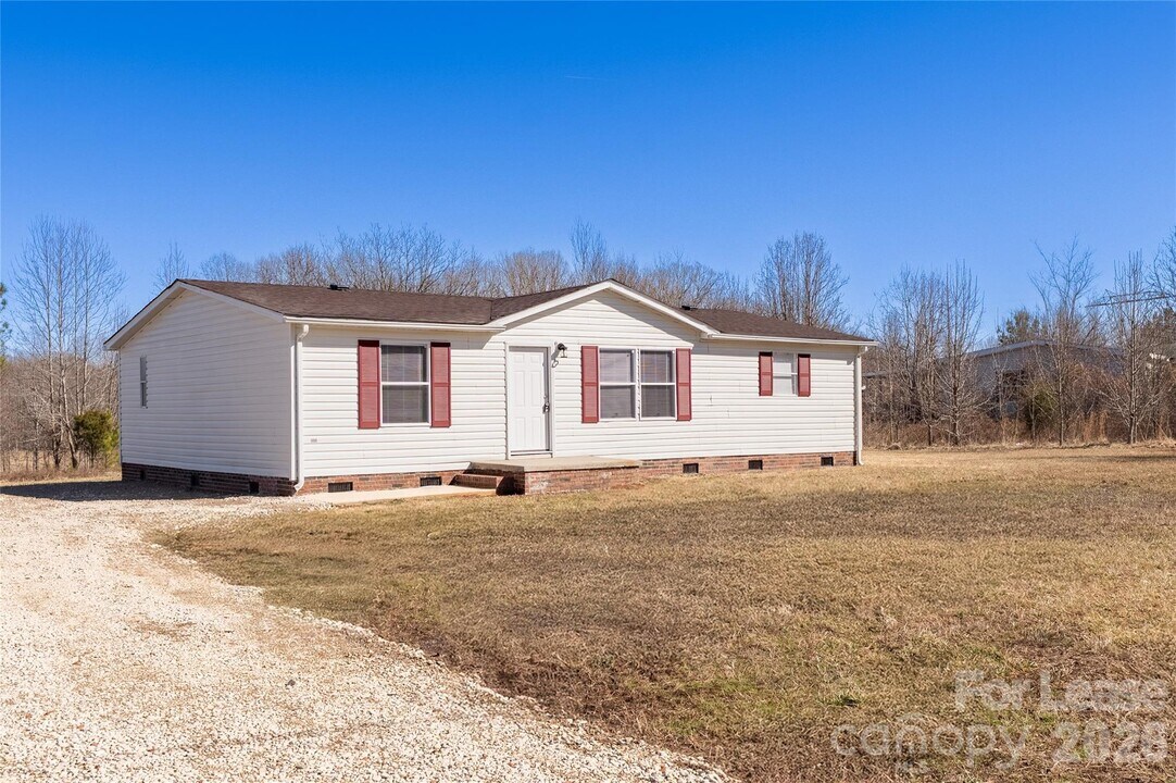 1144 Eulalia Ln in Catawba, NC - Building Photo