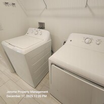 2546 Leonia Ln in Zephyrhills, FL - Building Photo