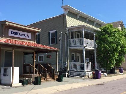 110 College Ave in Factoryville, PA - Building Photo