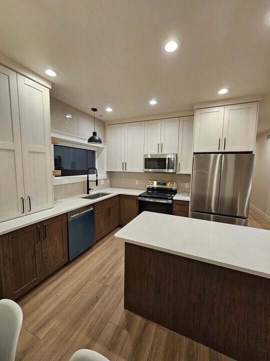 156 E 2nd S in Rexburg, ID - Building Photo