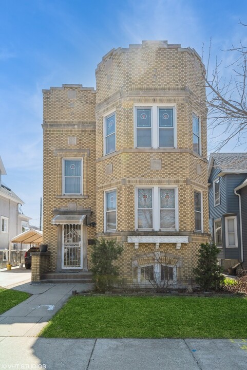 4945 W Winona St in Chicago, IL - Foto de edificio