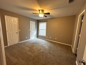 46 Sagebrush Apartments in Statesboro, GA - Foto de edificio - Building Photo