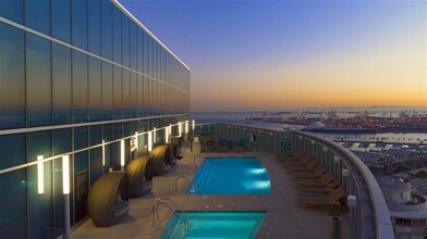 Shoreline Gateway in Long Beach, CA - Foto de edificio - Building Photo