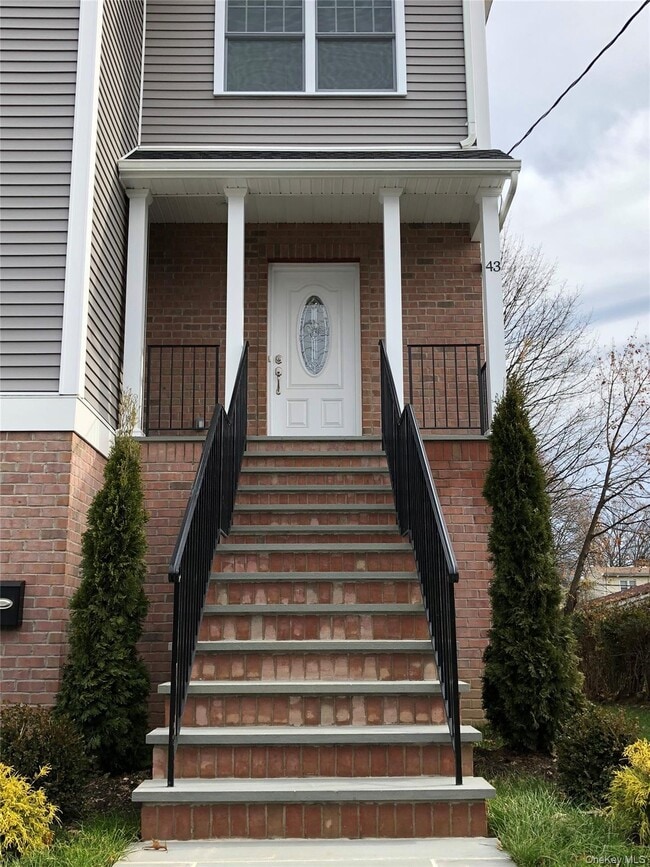 43 Ellsworth Ave in Harrison, NY - Building Photo - Building Photo