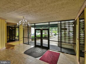 1800 Metzerott Rd, Unit 401 in Adelphi, MD - Building Photo - Building Photo