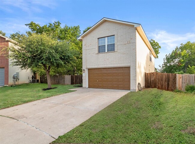 1615 Strickland Dr in Austin, TX - Building Photo - Building Photo