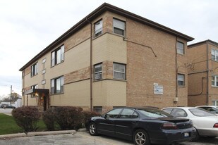 2416 W Roosevelt Rd in Broadview, IL - Building Photo