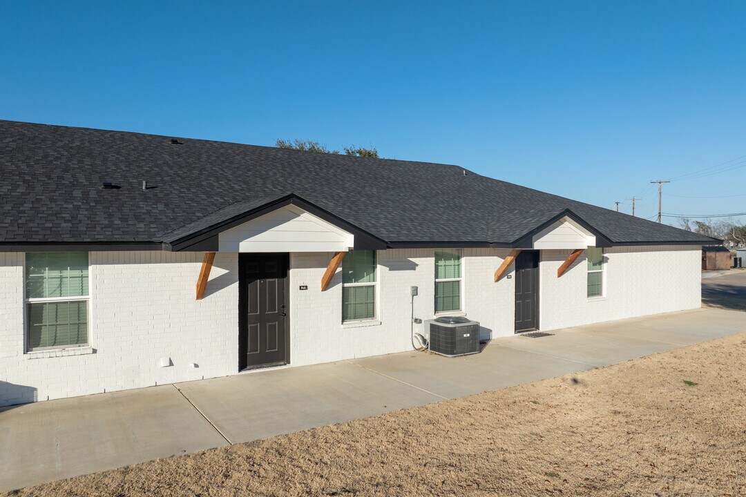 9114 Royal Ln in Waco, TX - Building Photo