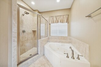 5706 Blossom St in Houston, TX - Building Photo - Building Photo