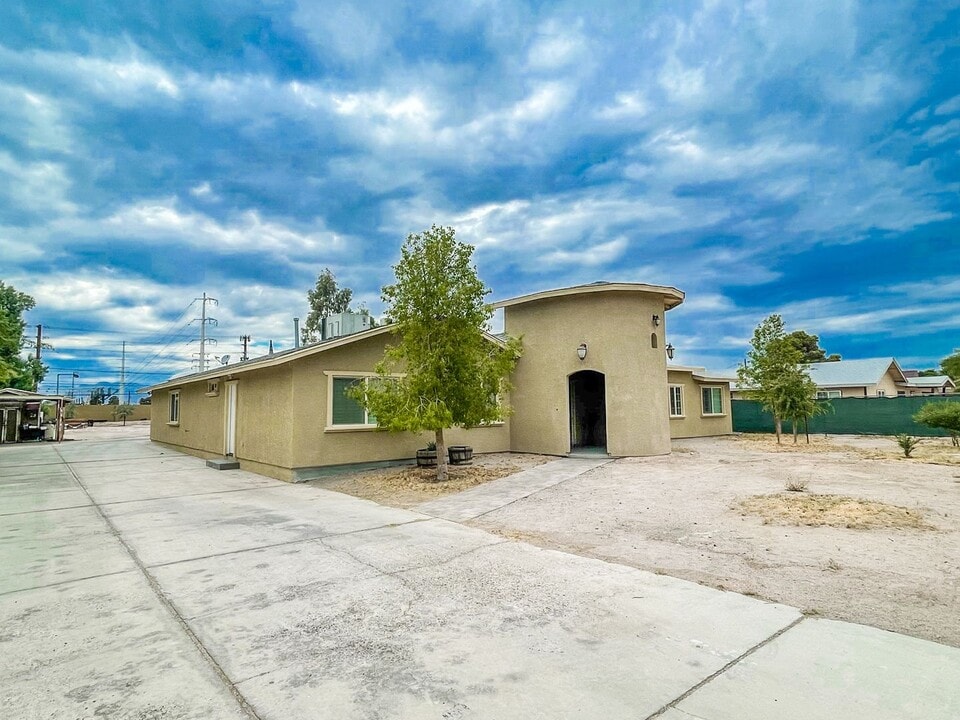 1251 Ringe Ln in Las Vegas, NV - Building Photo