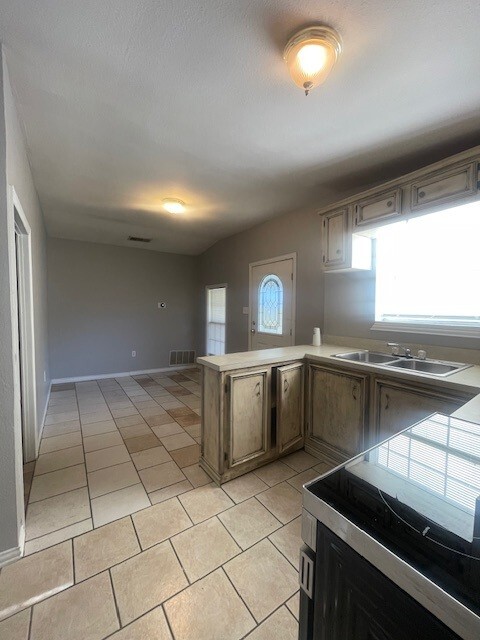 814 Cameron Ave in Dallas, TX - Building Photo - Building Photo