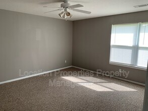 947 E Wildcat Run St in Gardner, KS - Building Photo - Building Photo