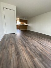 1233 NE 4th St in Meridian, ID - Building Photo - Building Photo