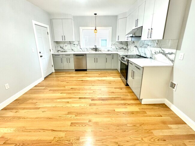 190 Hillside St, Unit 1 in Boston, MA - Foto de edificio - Building Photo