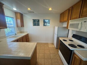 9616 Glacier Creek Way in Elk Grove, CA - Building Photo - Building Photo