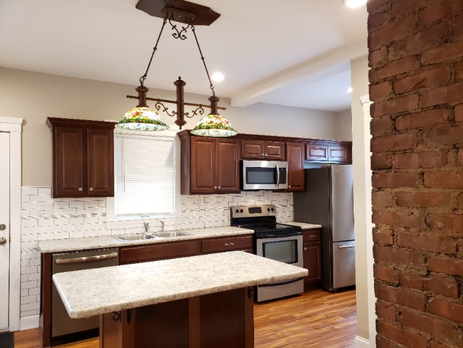 3192 W 14th St, Unit 1 in Cleveland, OH - Foto de edificio - Building Photo