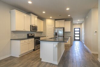 3205 Beryl Woods Ln in Austin, TX - Building Photo - Building Photo