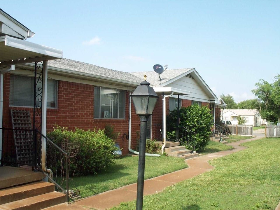 1955 S Martinson St in Wichita, KS - Foto de edificio