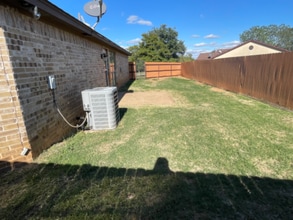 604 Hilltop Dr in Springtown, TX - Foto de edificio - Building Photo