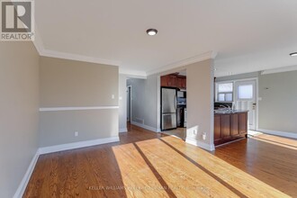 118 Dorcot Ave in Toronto, ON - Building Photo - Building Photo