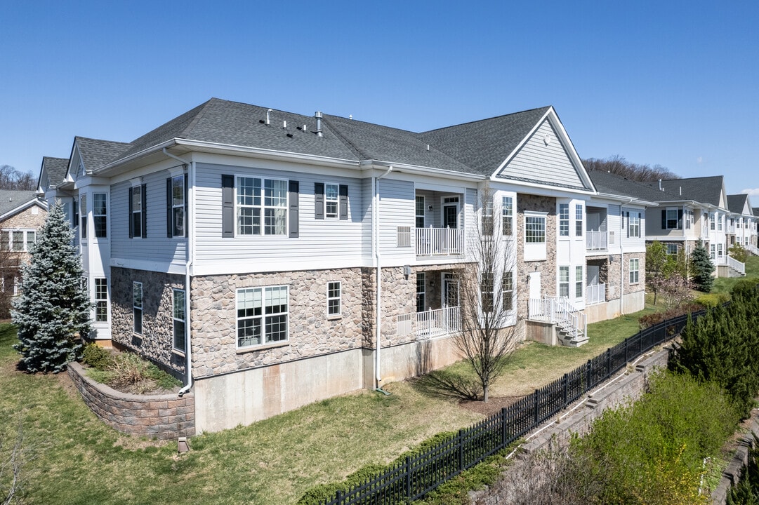Four Seasons/Greatch Notch Condos in Woodland Park, NJ - Foto de edificio