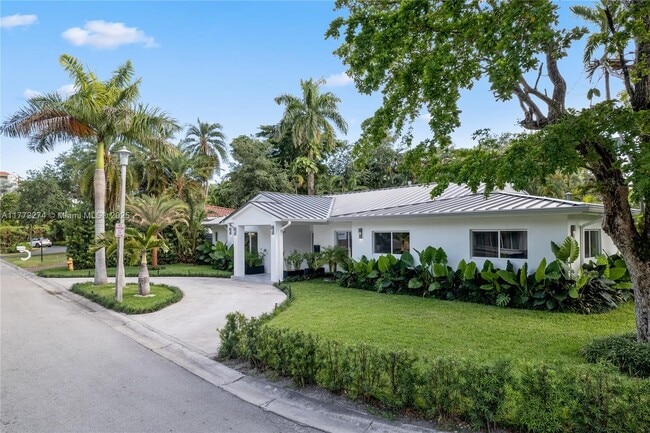 3500 E Glencoe St in Miami, FL - Building Photo - Building Photo